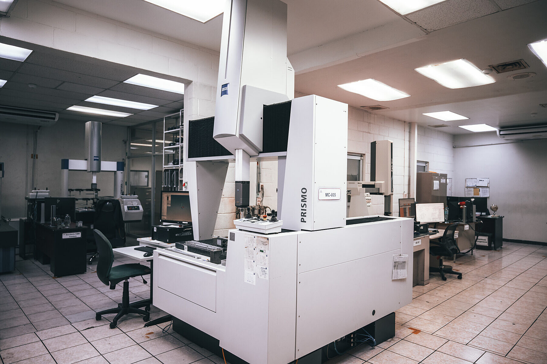 Zeiss Prismo coordinate measuring machine in the TONALI metrology lab